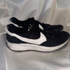 Nike Black and White Men's Sneakers